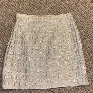 Banana republic cream and silver skirt